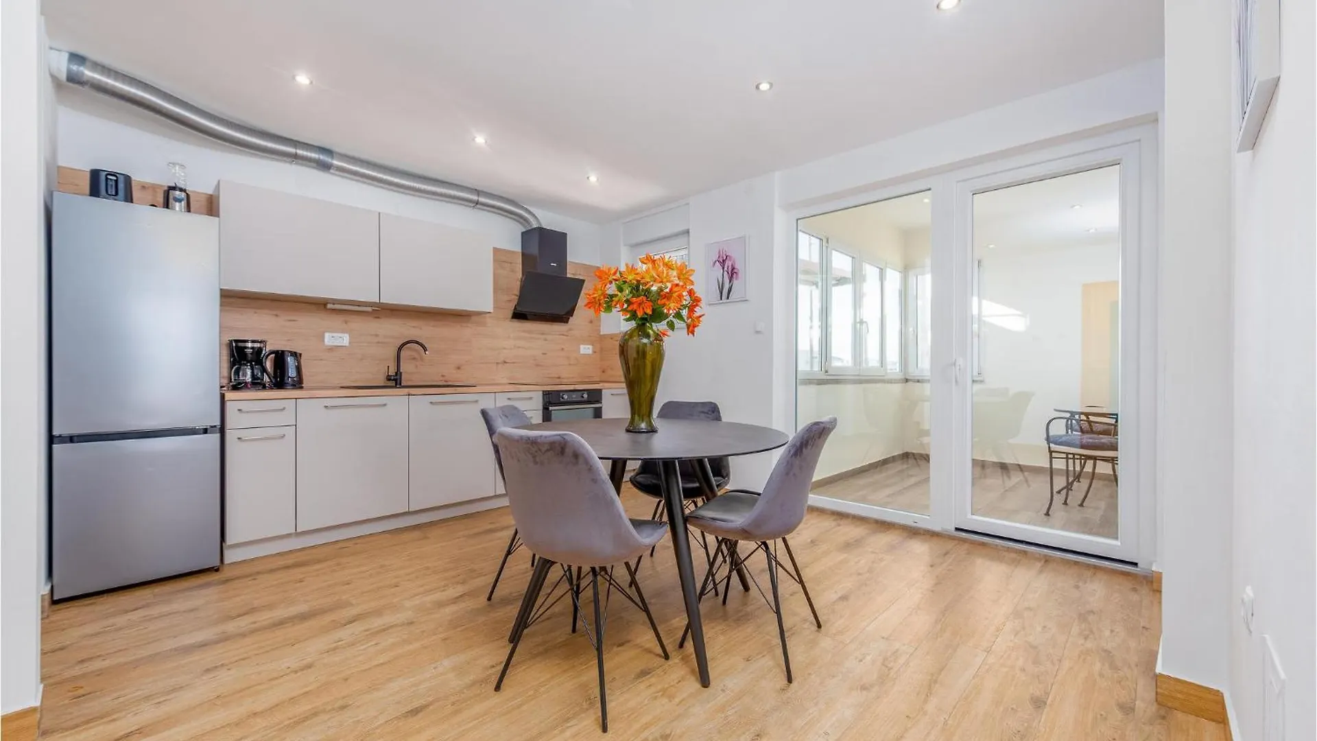 Amazing Apartment In Zadar With Kitchen